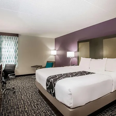 La Quinta Inn By Wyndham Davenport & Conference Center